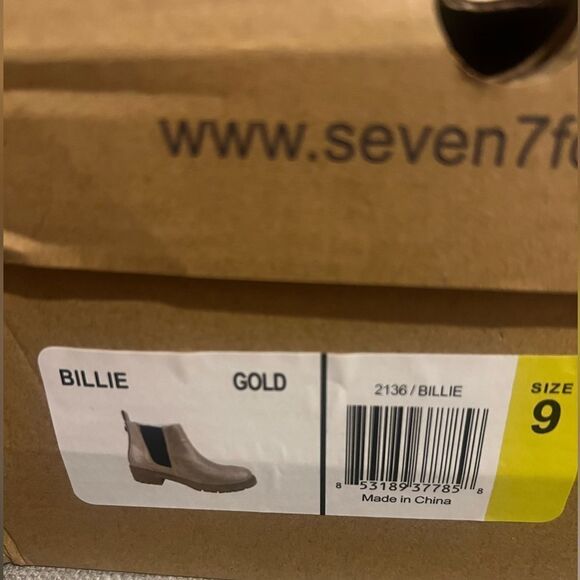 NWT‎ Seven7 women's Billie Chelsea boot metallic gold size 9 women's - Picture 6 of 6